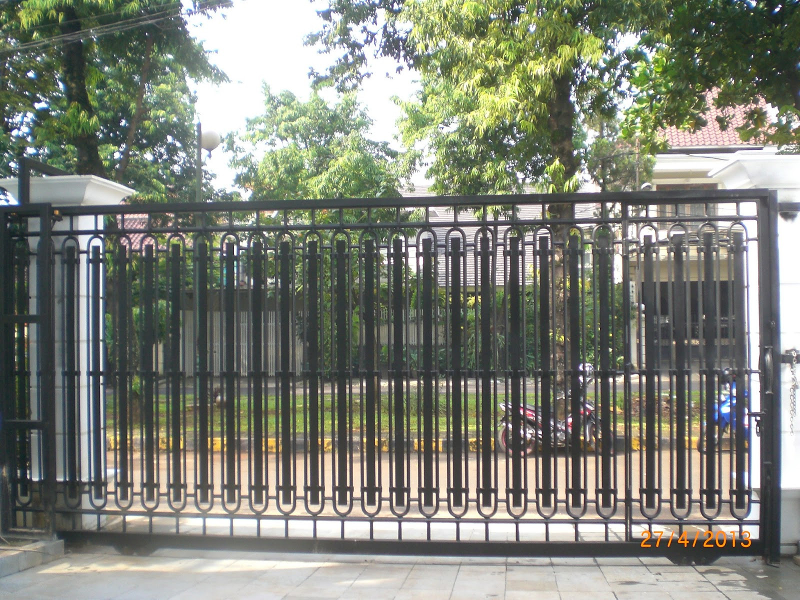 dasata karya besi tempa: pagar dan gerbang