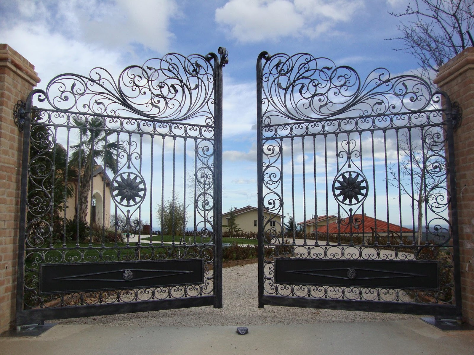model pagar besi tempa pintu gerbang  wrought iron gate