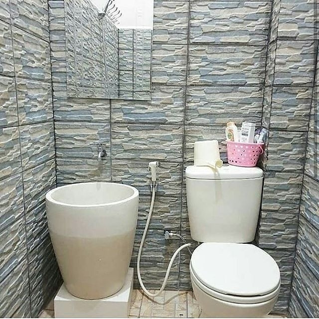 batu alam mandi minimalis sederhana desain kamar mandi ...