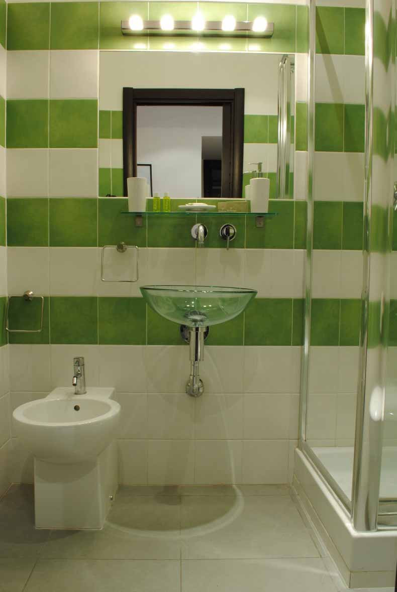 desain interior kamar mandi hijau minimalis modern ...