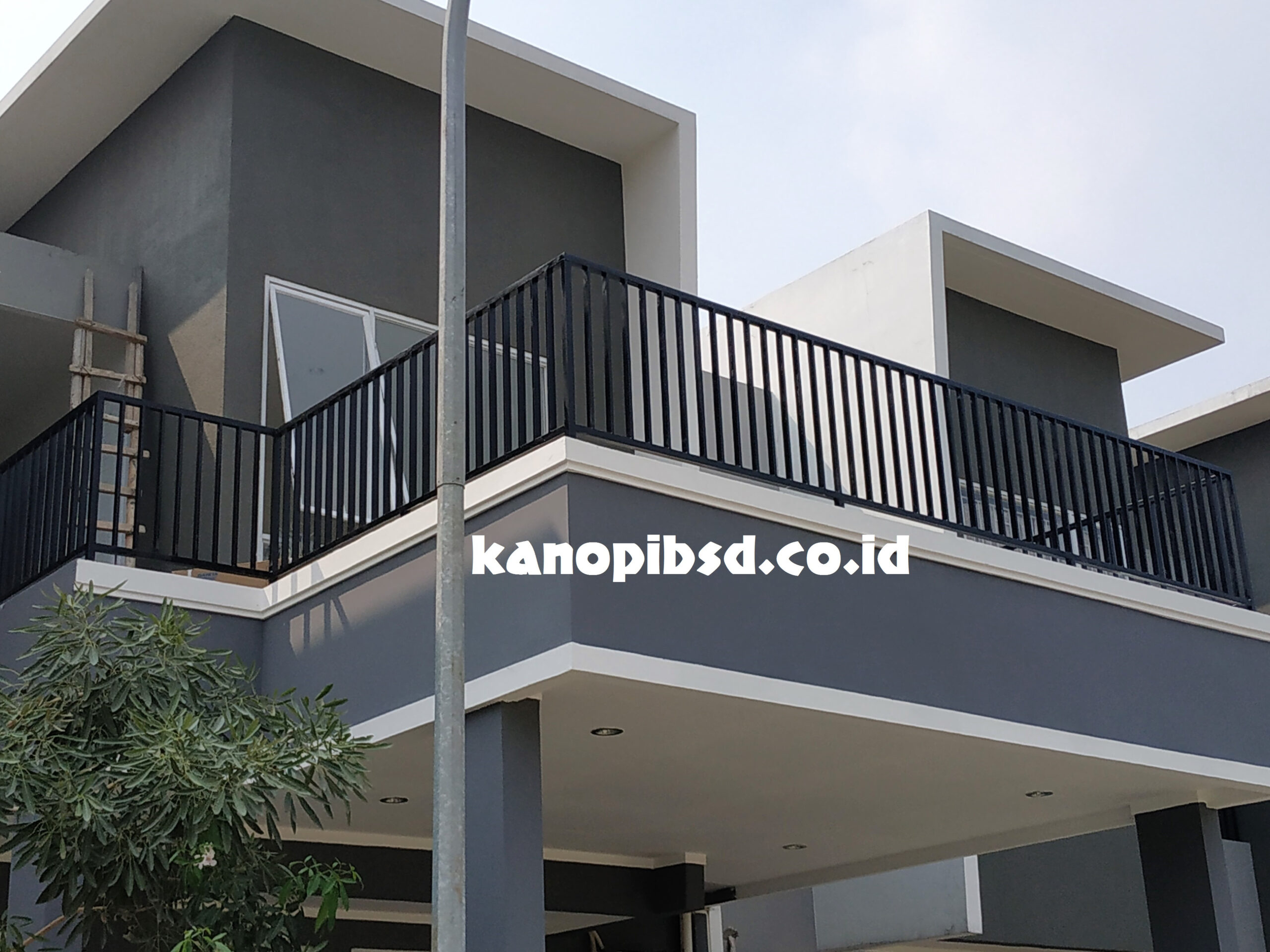 balkon rumah minimalis bsd tangerang kanopi bsd
