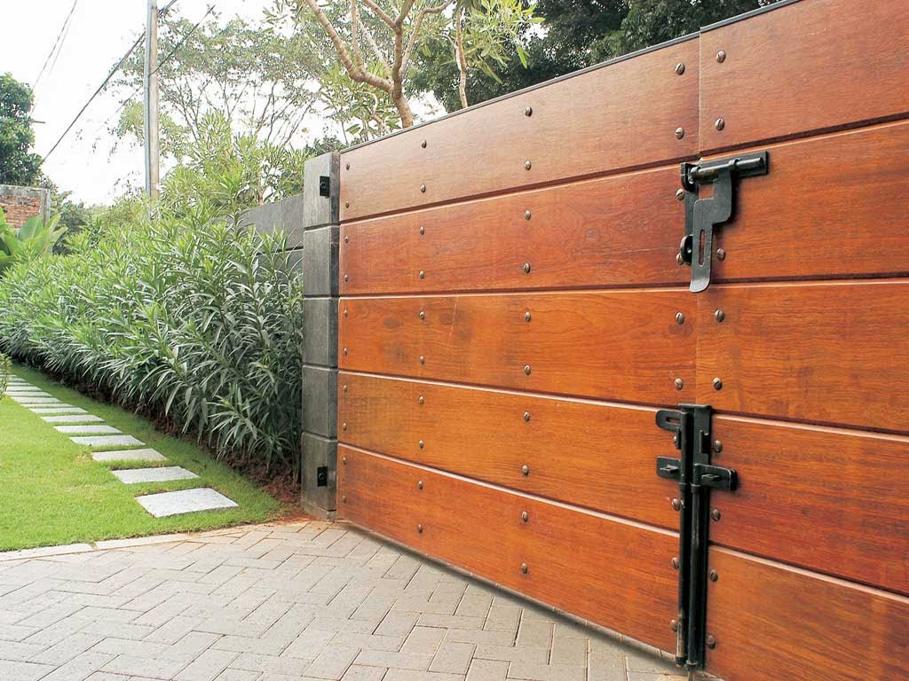 pintu pagar besi kombinasi kayu kamper | bengkel las ...