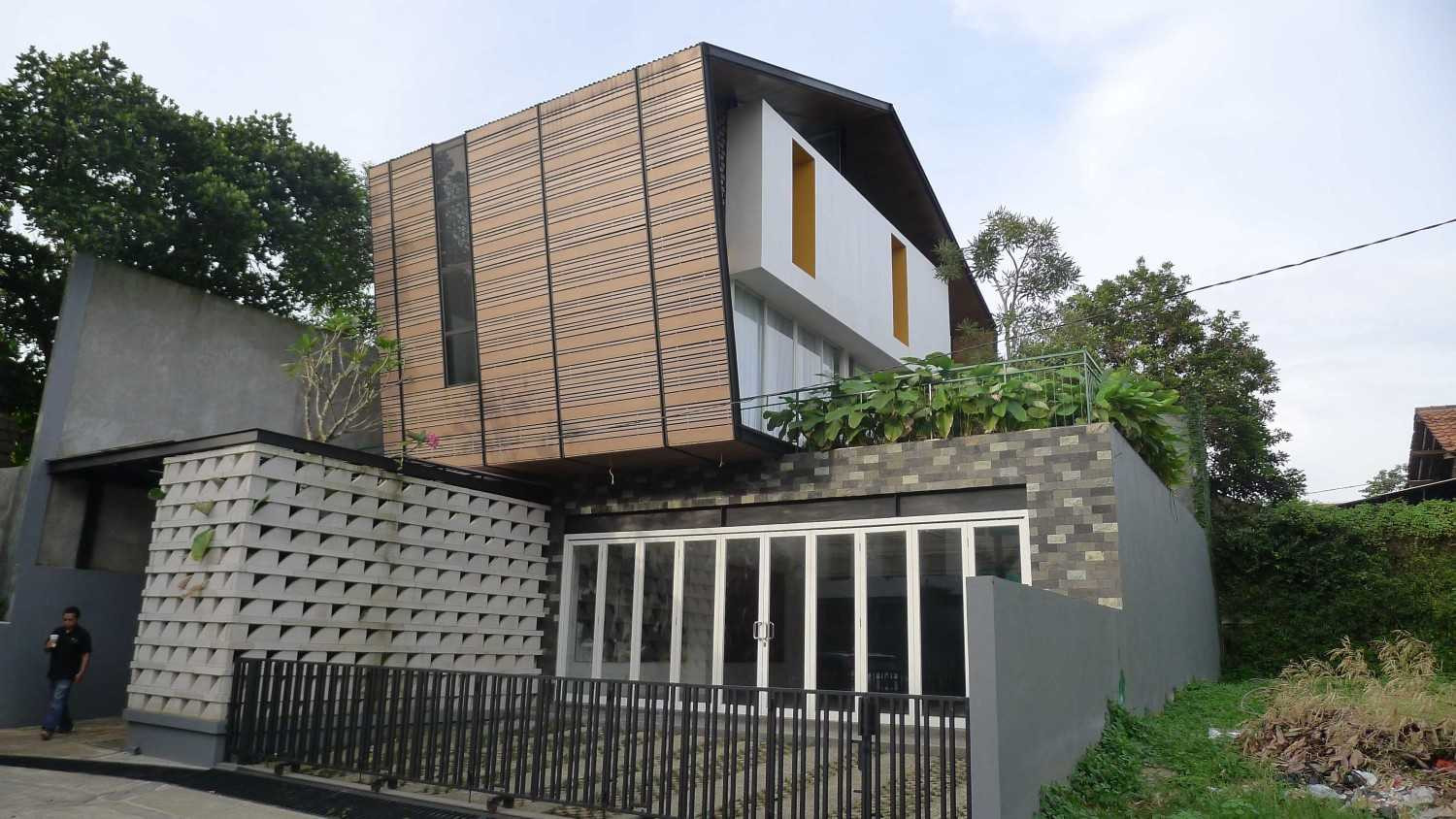 desain pagar sederhana rumah minimalis namun mewah