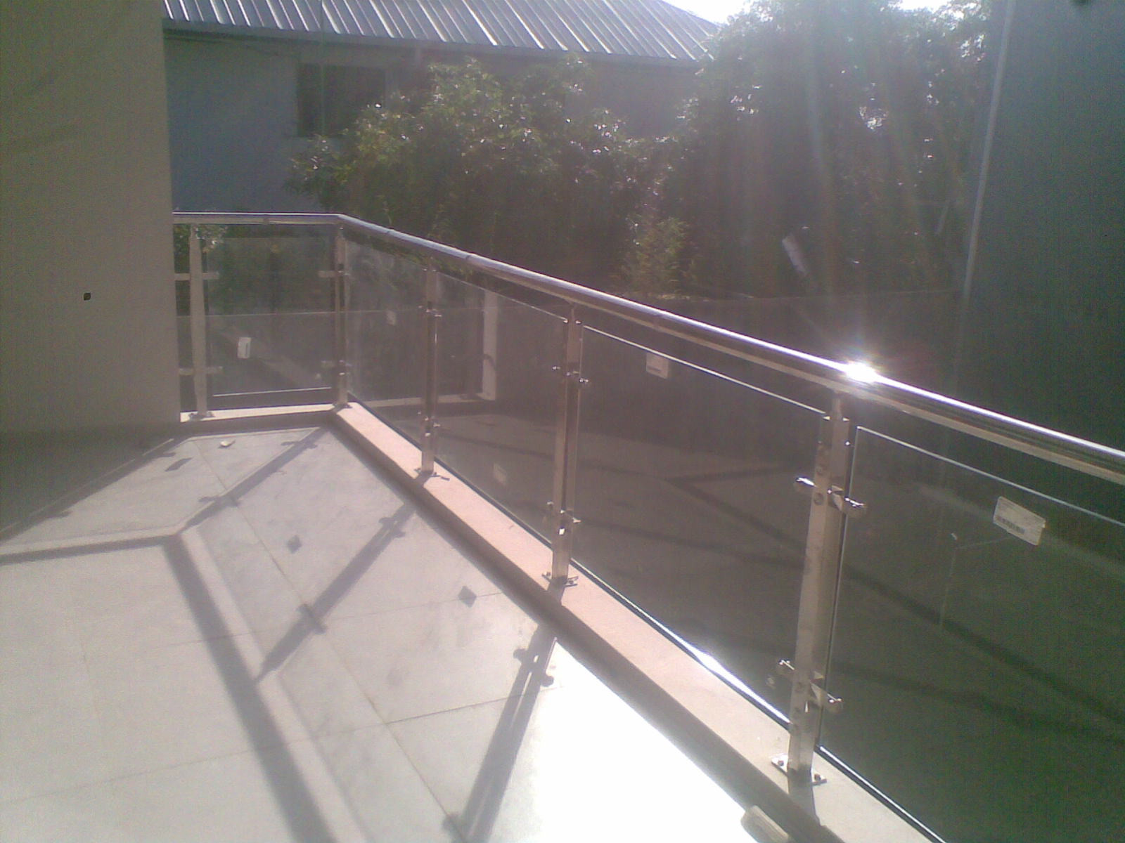 toko kaca tempered: pasang balkon kaca tempered 8mm 10mm 12mm